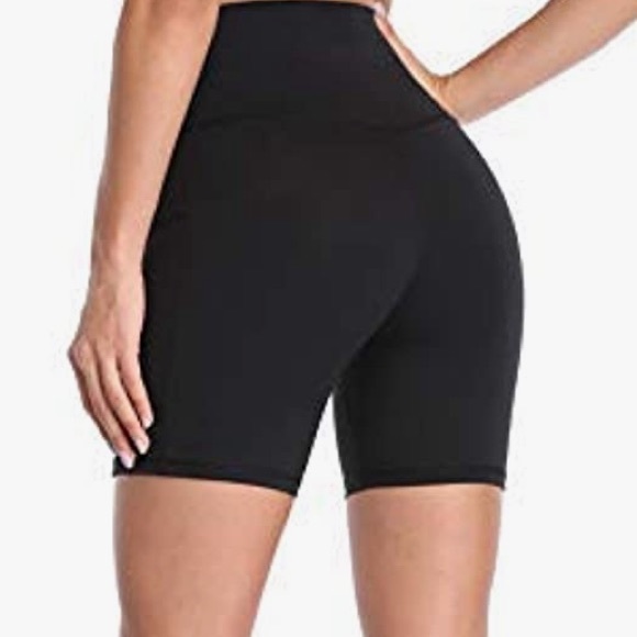 High Waisted Biker Shorts with Pockets 6" Inseam - Picture 4 of 5